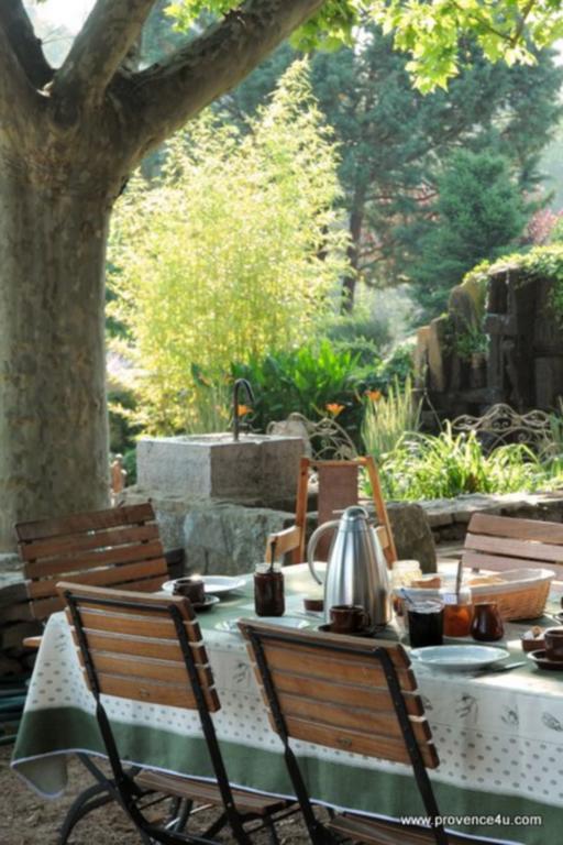Une Campagne En Provence Bras Экстерьер фото